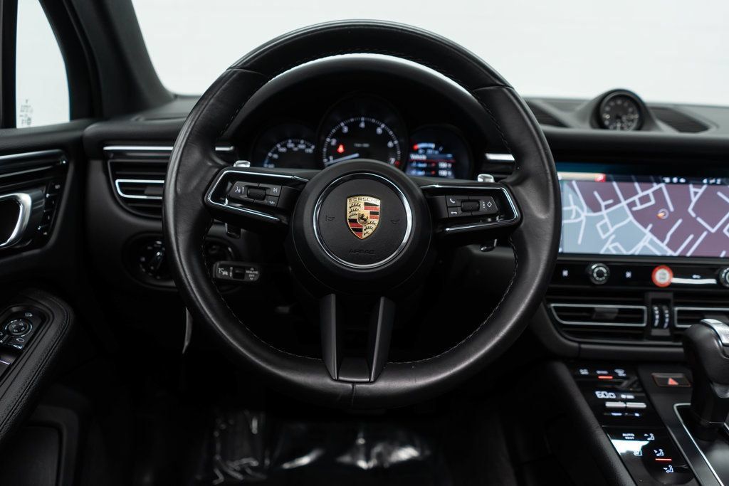 Used 2024 Porsche Macan AWD/4WD image 15