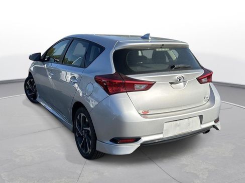 Used 2018 Toyota Corolla iM image 8