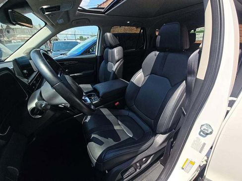 Used 2023 Honda Pilot Touring image 7