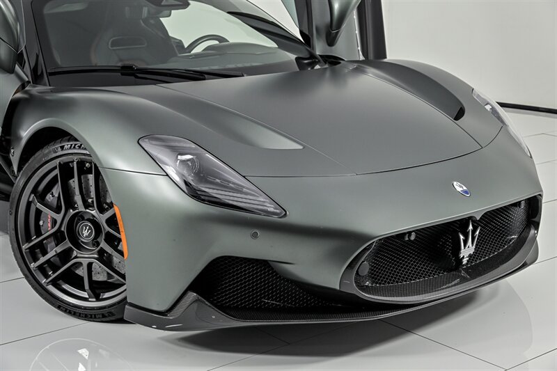 Used 2024 Maserati MC20 Coupe RWD image 2