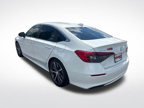 Certified 2022 Honda Civic Touring image 3