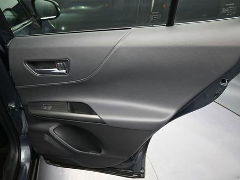 Used 2024 Toyota Venza XLE image 20