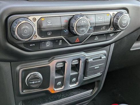 Used 2023 Jeep Wrangler Sport S image 14
