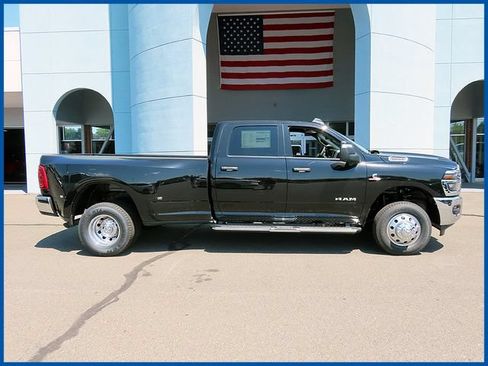 New 2026 RAM 3500 Big Horn AWD/4WD image 2