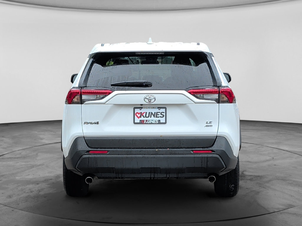 Used 2025 Toyota RAV4 LE AWD/4WD image 6