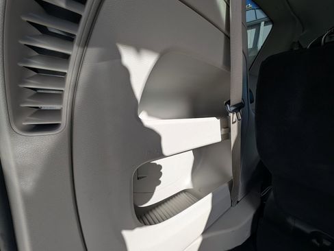 Used 2024 Chrysler Pacifica Touring-L image 40