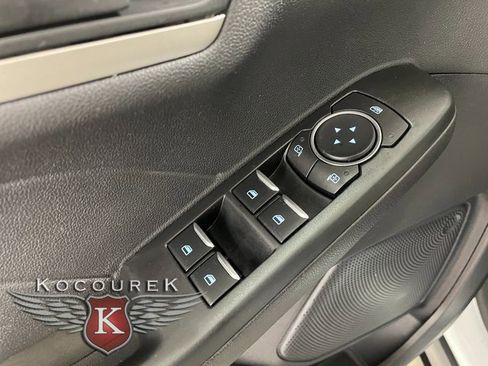 Used 2022 Ford Escape SE w/ SE Sport Appearance Package image 20