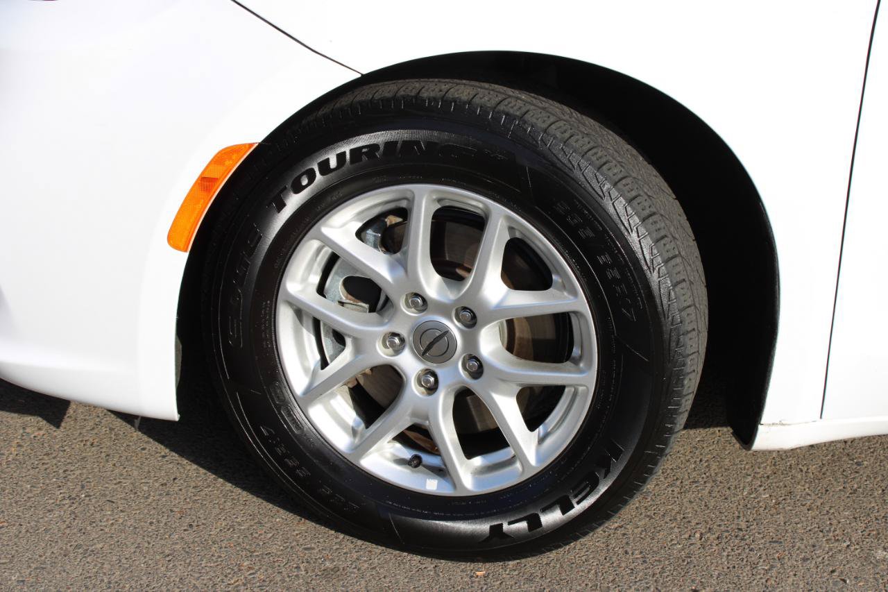 Used 2022 Chrysler Pacifica Touring-L FWD image 18