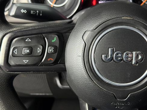 Used 2018 Jeep Wrangler Sport AWD/4WD image 24