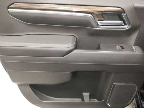 Used 2022 Chevrolet Silverado 1500 LT AWD/4WD image 26