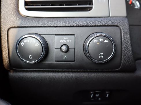 Used 2014 Chevrolet Silverado 2500 LTZ w/ LTZ Plus Package image 14