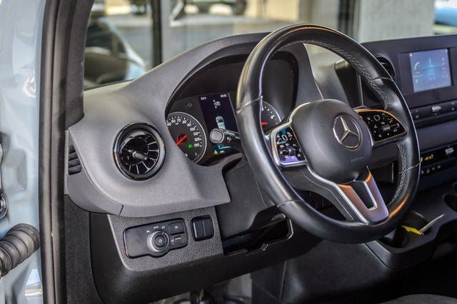 Used 2021 Mercedes-Benz Sprinter 2500 w/ Premium Package image 20
