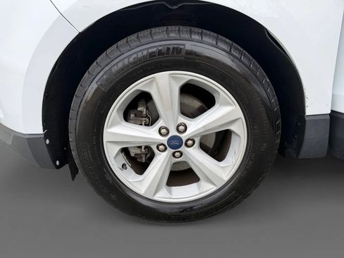 Used 2020 Ford Edge SE image 24