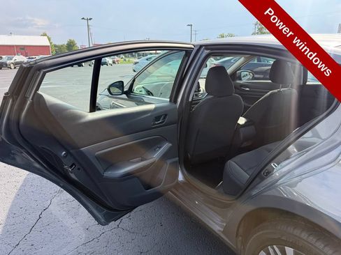 Used 2024 Nissan Altima 2.5 SV AWD/4WD image 29
