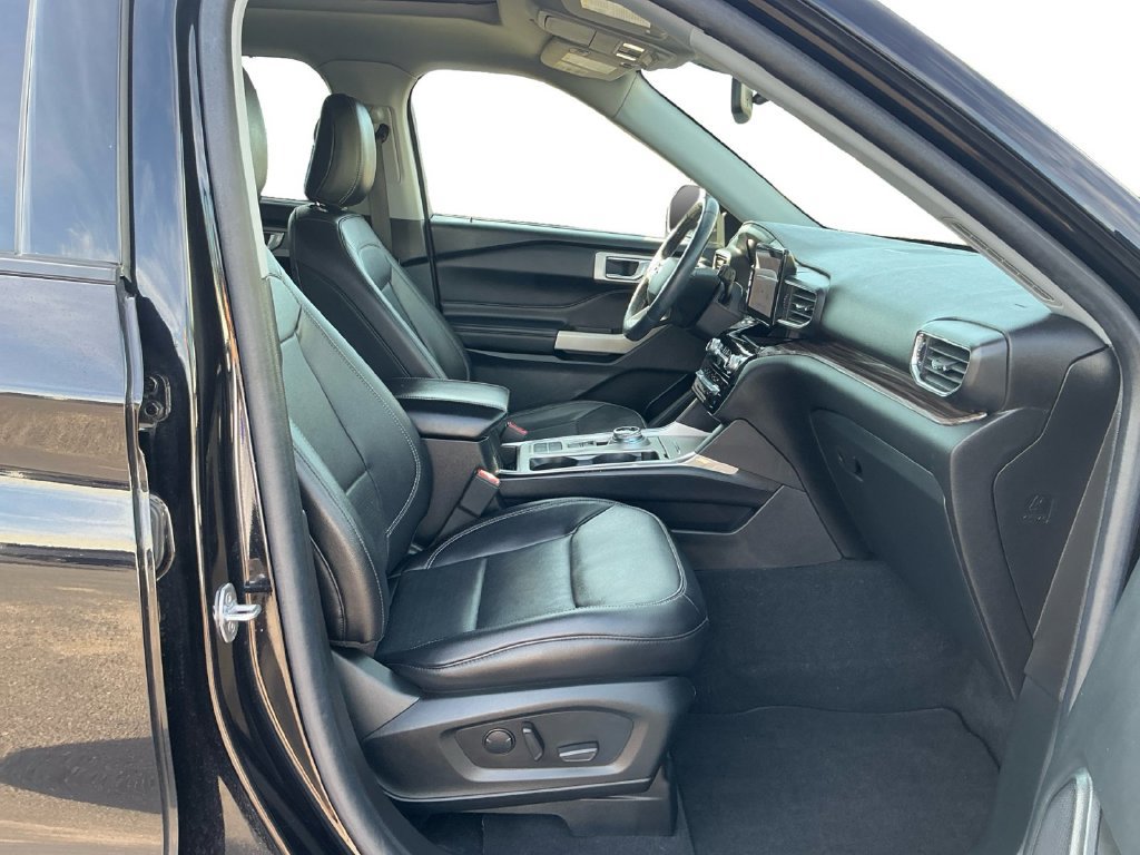 Used 2021 Ford Explorer Limited w/ Equipment Group 301A RWD image 22