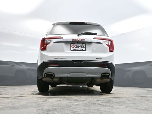 Used 2023 GMC Acadia SLT image 32