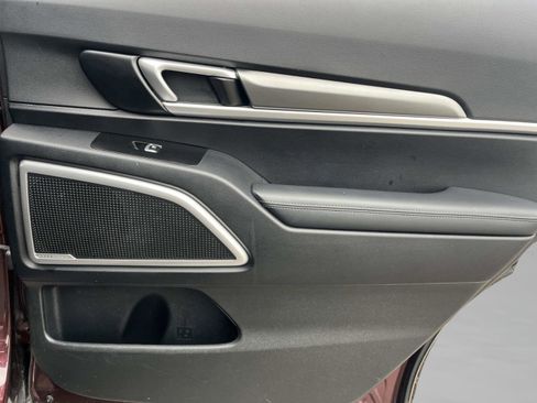 Used 2022 Kia Telluride LX image 24