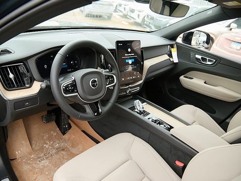 New 2026 Volvo XC60 B5 Plus w/ Protection Package Premier image 12