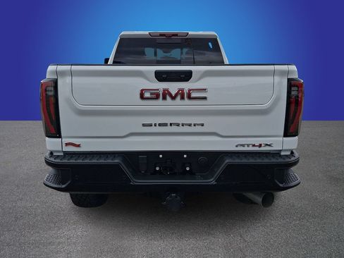 Used 2024 GMC Sierra 2500 AT4X AWD/4WD image 5