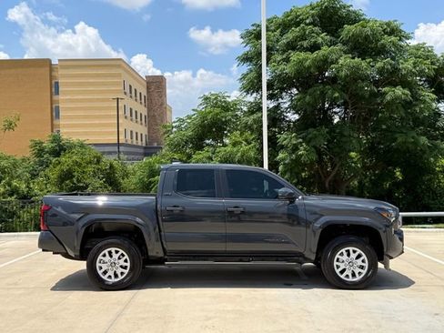 Used 2025 Toyota Tacoma SR5 AWD/4WD image 4