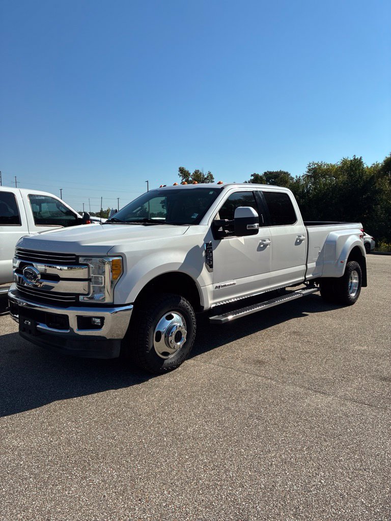 Used 2017 Ford F350 Lariat w/ Lariat Value Package AWD/4WD image 1