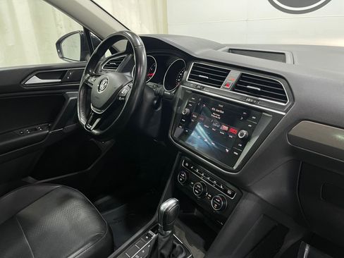 Used 2018 Volkswagen Tiguan SEL image 20