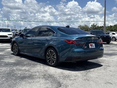 Used 2025 Toyota Camry XLE FWD image 8