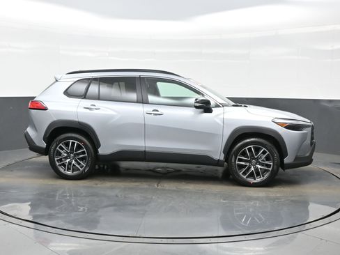 Used 2026 Toyota Corolla Cross XLE w/ Convenience Package image 7