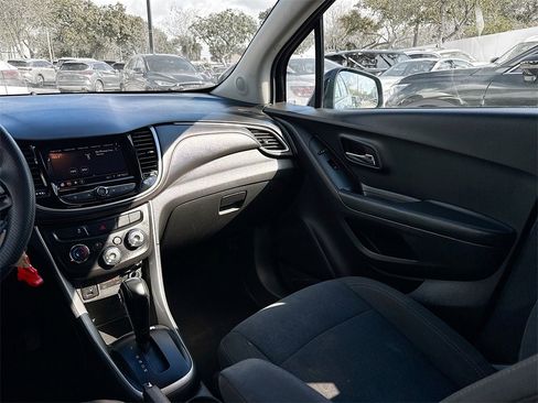 Used 2022 Chevrolet Trax LS w/ Tint and Cruise Package image 22