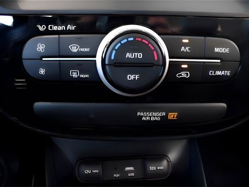 Used 2019 Kia Soul ! image 25