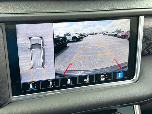 Used 2021 GMC Yukon Denali w/ Denali Premium Package AWD/4WD image 17