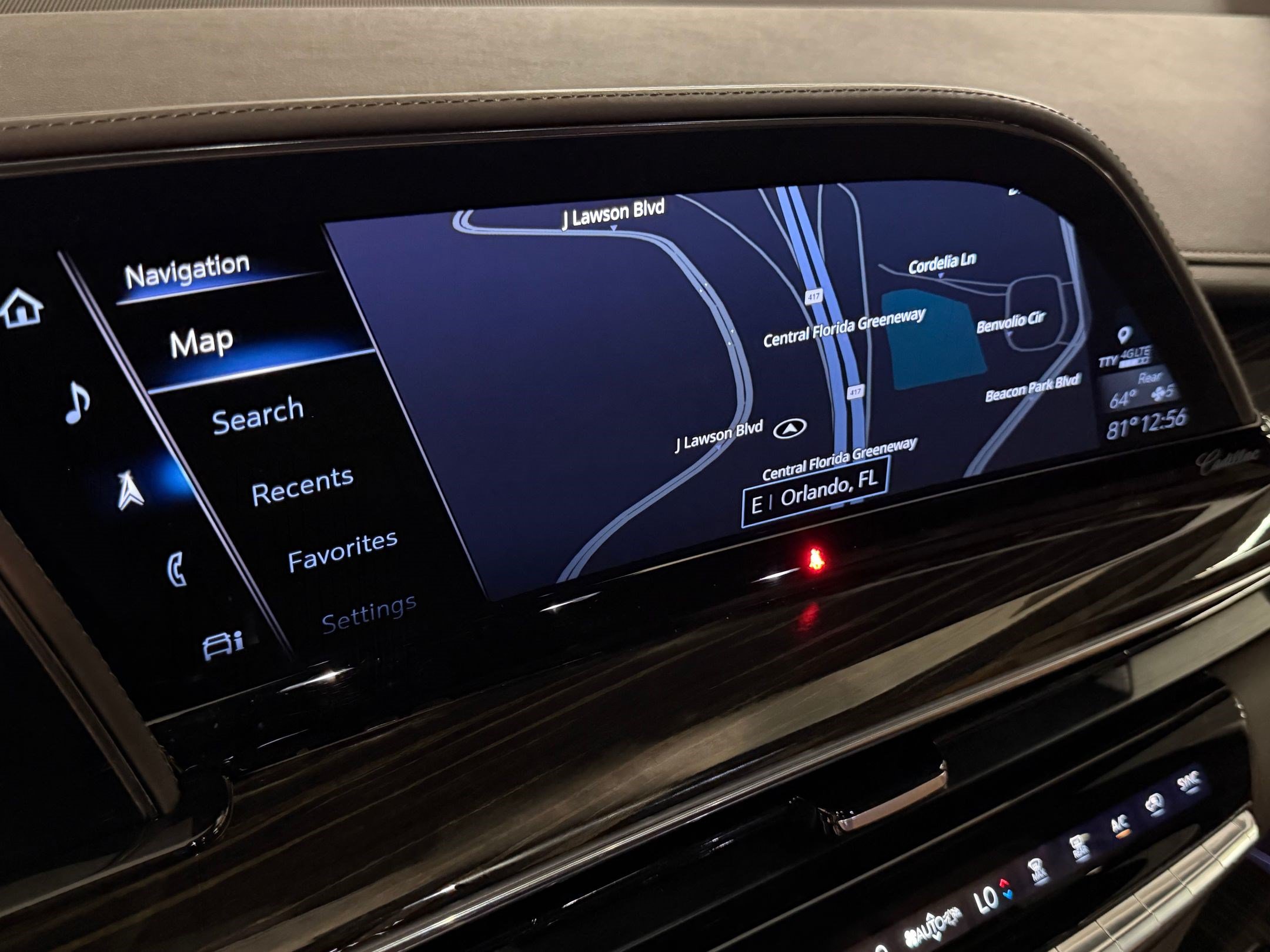 Used 2021 Cadillac Escalade ESV Premium Luxury w/ Driver Assist Tech Package AWD/4WD image 30