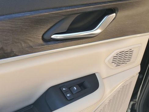 New 2025 Jeep Grand Cherokee Limited w/ Black Appearance Package image 18