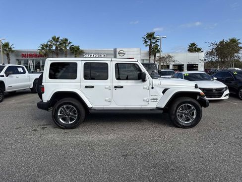 Used 2021 Jeep Wrangler Unlimited Sahara image 2