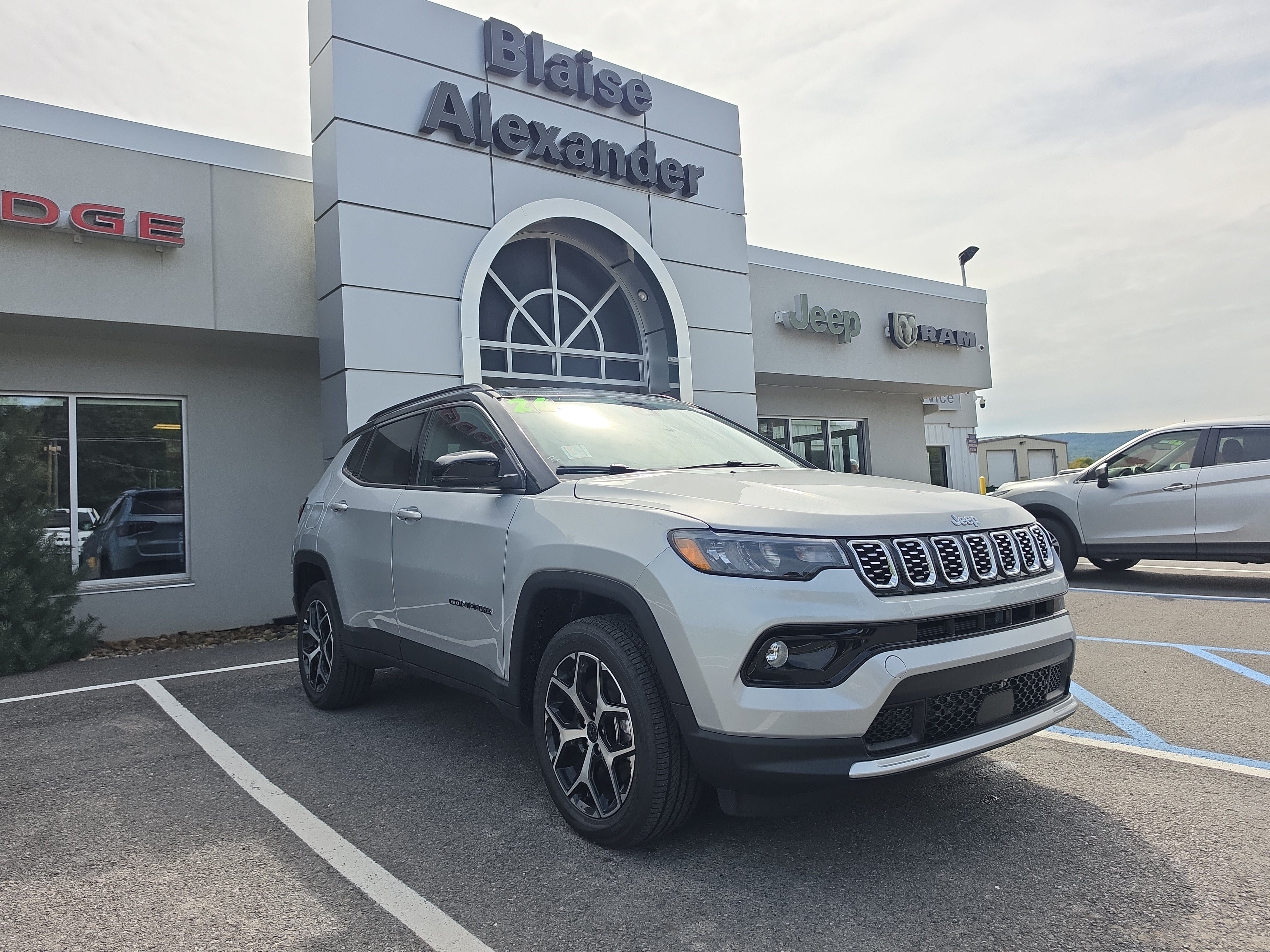 New 2026 Jeep Compass Limited AWD/4WD image 1