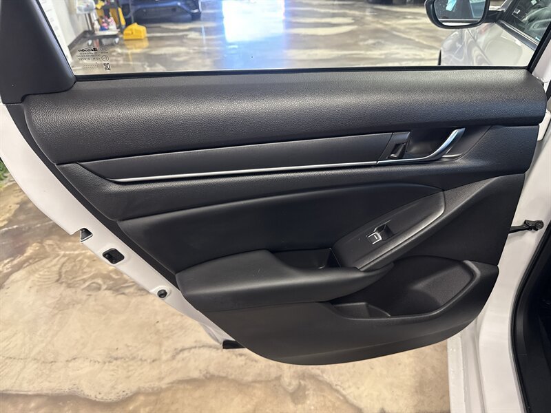 Used 2018 Honda Accord LX image 27