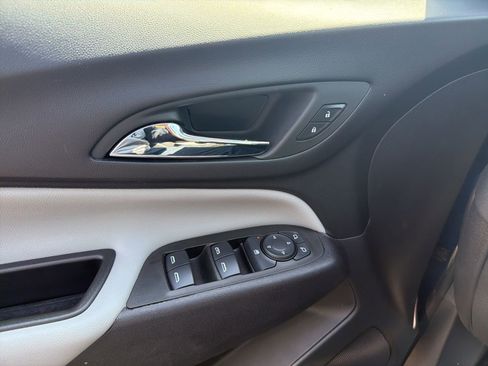 Used 2024 Chevrolet Equinox LS w/ LS Convenience Package image 20