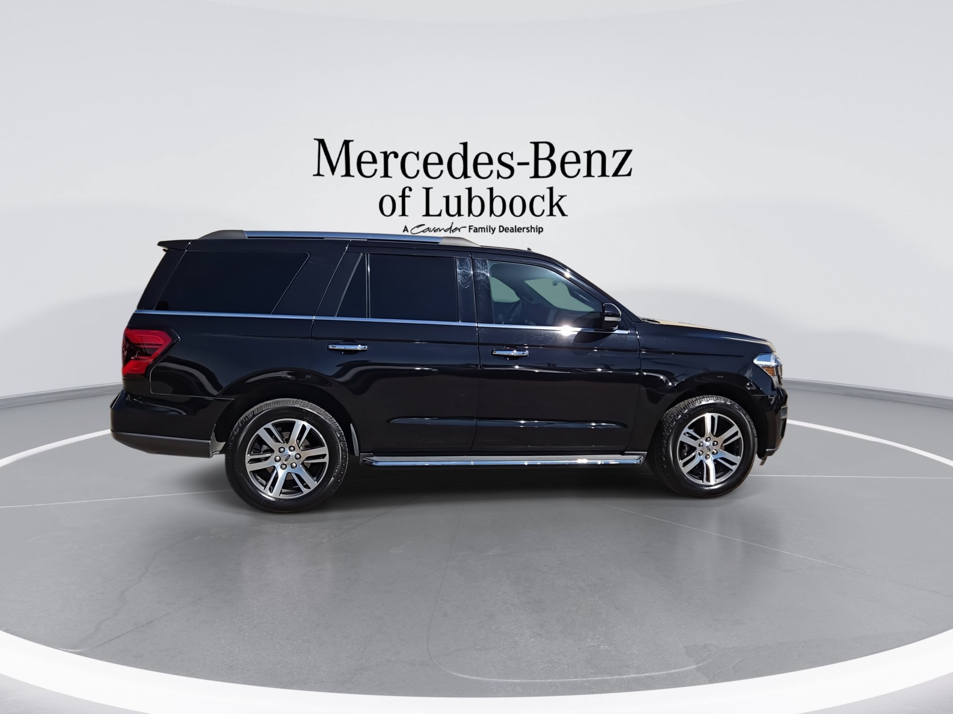 Used 2022 Ford Expedition Limited RWD image 9