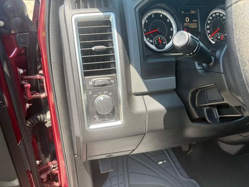 Used 2017 RAM 1500 Classic SLT AWD/4WD image 15
