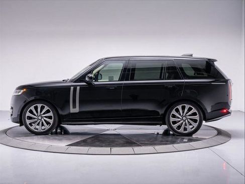 Used 2023 Land Rover Range Rover Long Wheelbase SE AWD/4WD image 2