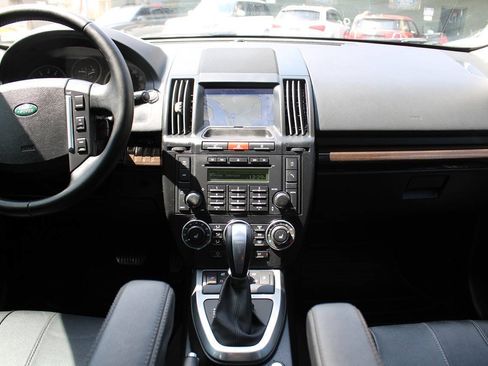 Used 2011 Land Rover LR2 HSE AWD/4WD image 15