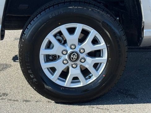 Used 2024 Toyota Tacoma SR5 AWD/4WD image 37