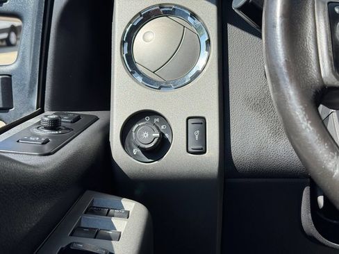 Used 2016 Ford F350 Lariat w/ Lariat Ultimate Package AWD/4WD image 34