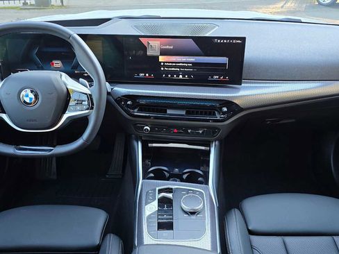 Used 2025 BMW 330i xDrive Sedan w/ M Sport Package image 18