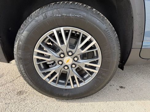 Used 2025 Chevrolet Traverse LT w/ LPO, Floor Liner Package image 19