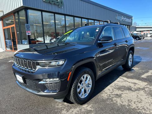 Used 2023 Jeep Grand Cherokee Limited image 10