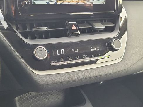 Used 2023 Toyota Corolla LE w/ LE Convenience Package FWD image 11