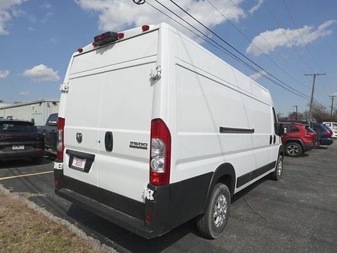 New 2024 RAM ProMaster 3500 w/ Quick Order Package 22H SLT+ FWD image 5
