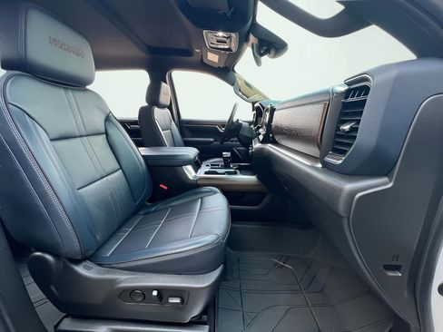 Used 2023 Chevrolet Silverado 1500 High Country w/ Z71 Off-Road Package image 29