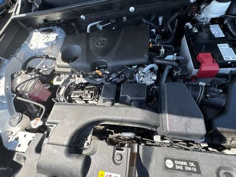 Used 2024 Toyota RAV4 XLE FWD image 34